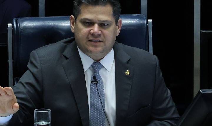 Alcolumbre mantém sessão da CPMI do INSS que quebrou sigilo de Lulinha