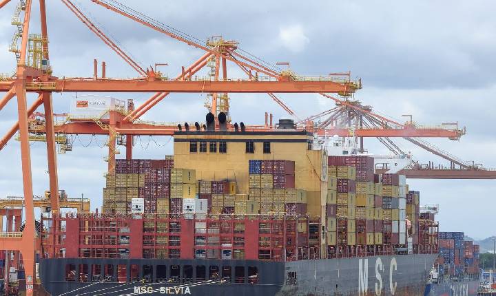 Balança comercial de julho tem superávit de US$ 7 bilhões