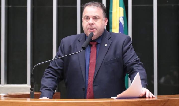 Comissão aprova programa para treinar prefeitos e servidores sobre lei de antenas