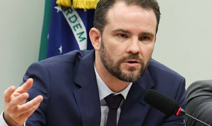 Durigan diz que aumento da dívida decorre dos juros, não dos gastos