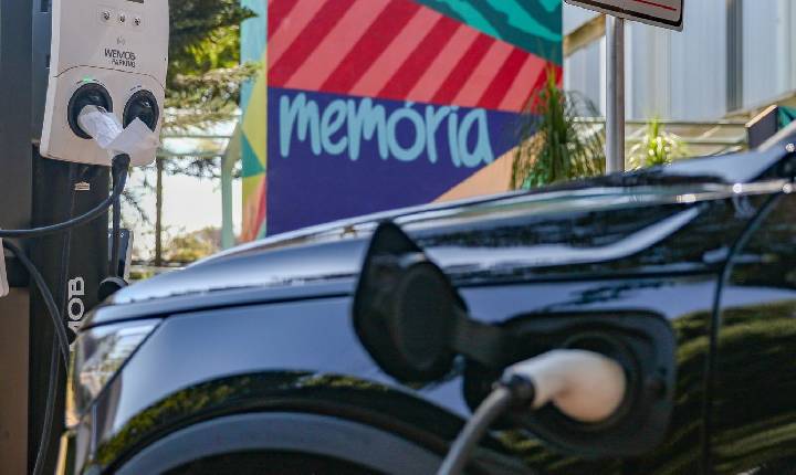 Emplacamentos de veículos avançaram em fevereiro, aponta Fenabrave