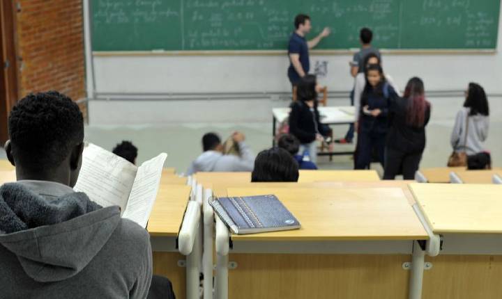 Instituições têm até 15 de junho para aderir ao Fies do 2º semestre