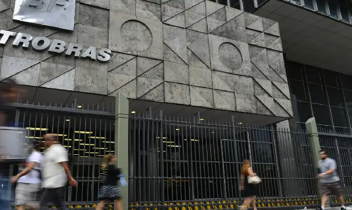 Petrobras anuncia alta de R$ 0,04 na gasolina vendida a distribuidoras