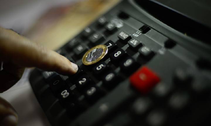Prévia da inflação oficial fica em 0,06% em julho, diz IBGE