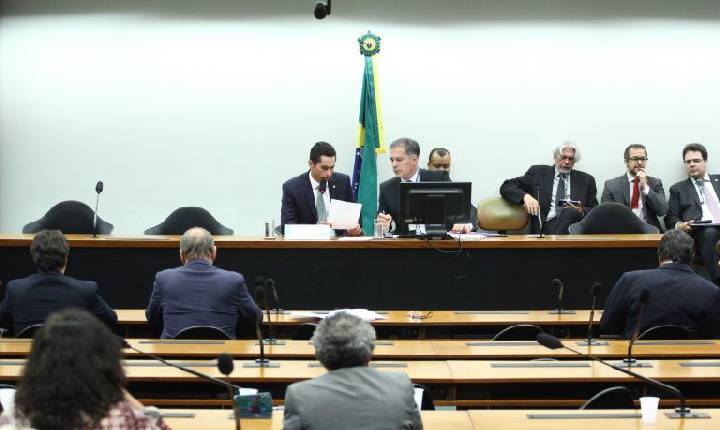 Projeto abre crédito orçamentário para financiamento de projetos de fundos regionais