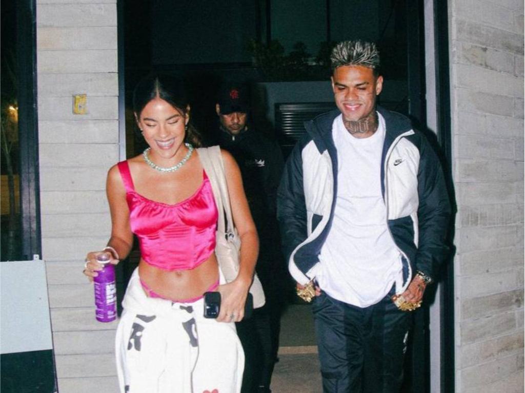 Bella Campos anuncia fim de relacionamento com Mc Cabelinho.