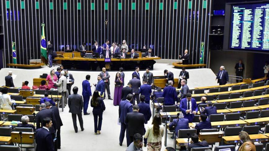 Câmara aprova projeto que compensa perdas do FPM e desoneração do ICMS de combustíveis