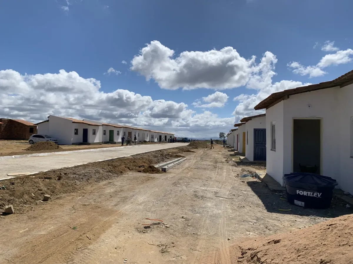 Mais de mil casas são construídas em 39 municípios
