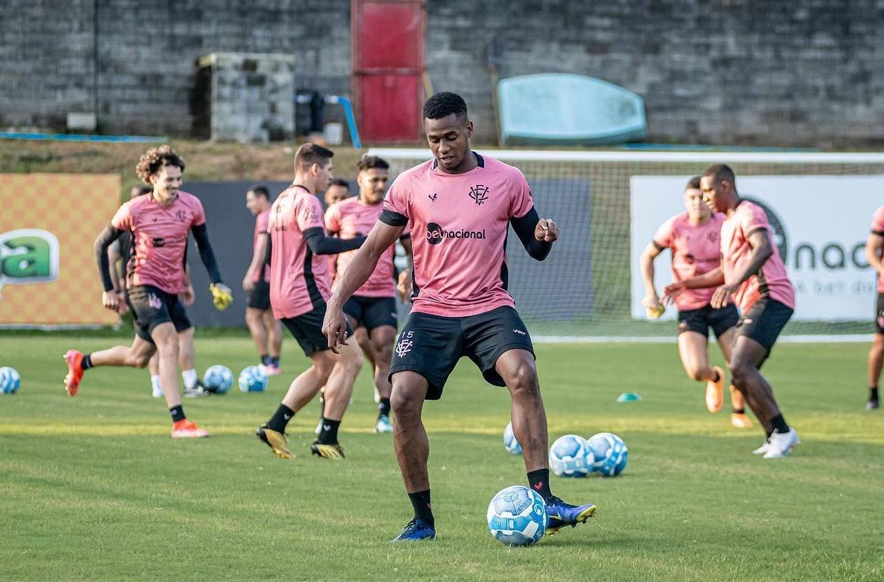 Rubro negro Finalizou a preparação e viaja ainda hoje para São Paulo