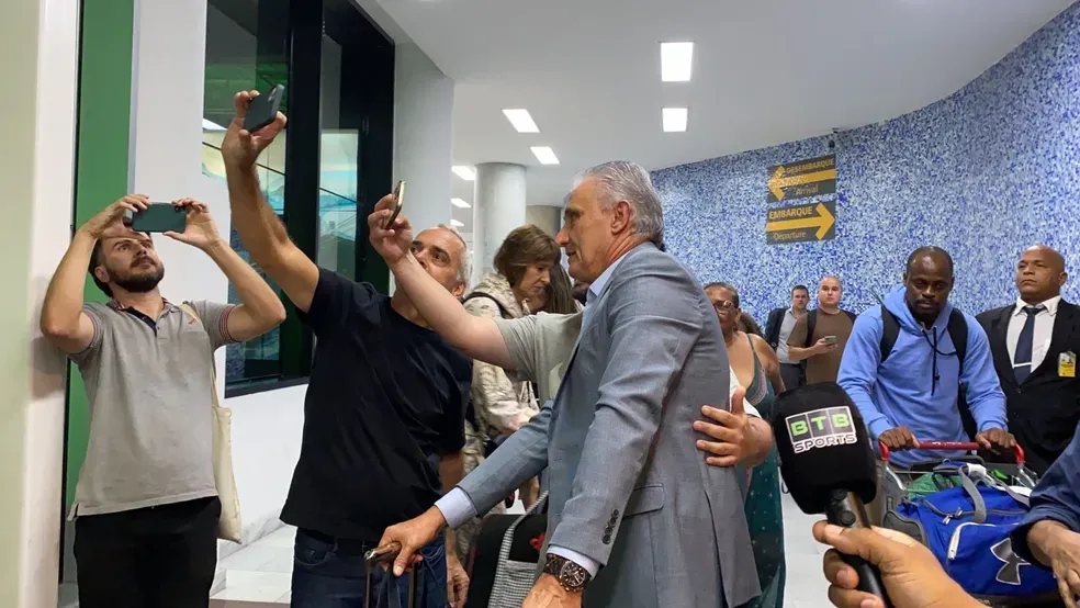 Tite desembarcou no Rio de Janeiro e pode ser anunciado como novo treinador do time Carioca