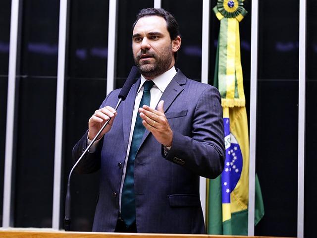 Adolfo Viana (PSDB-BA) pode assumir presidência nacional do partido.