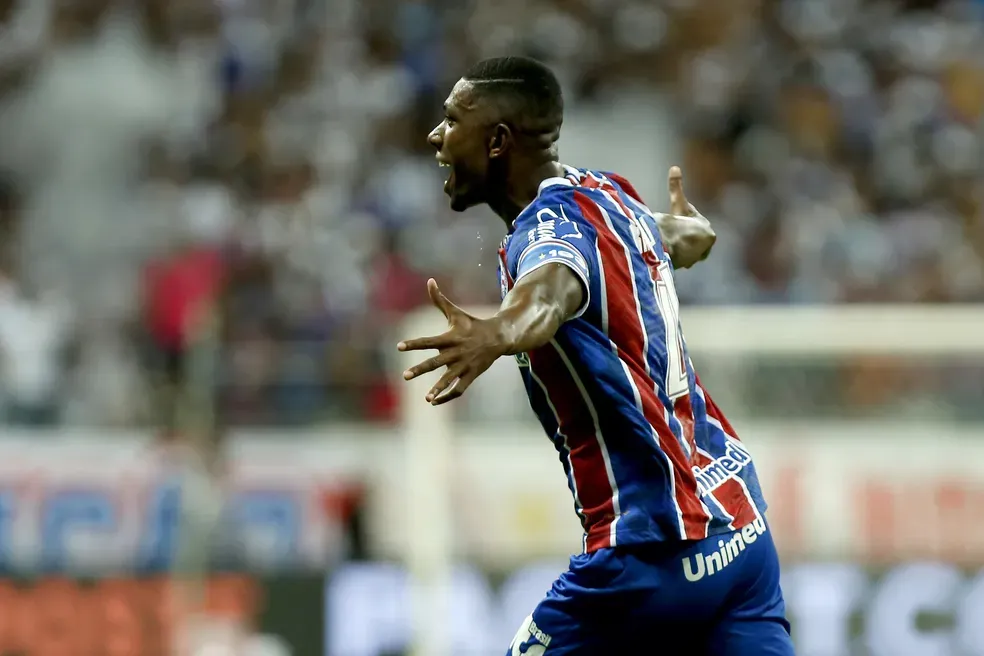 Bahia vence mais uma partida dentro de casa e mantém distância para zona do rebaixamento