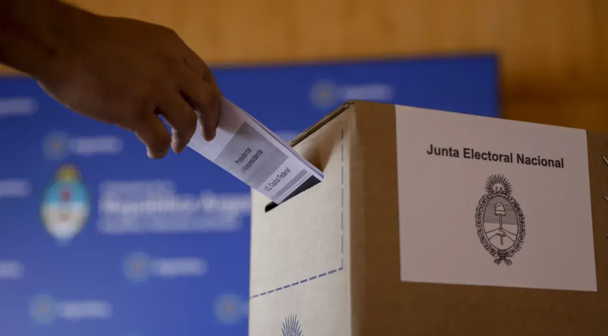 Eleições na Argentina: quase 75% dos eleitores compareceram para votar