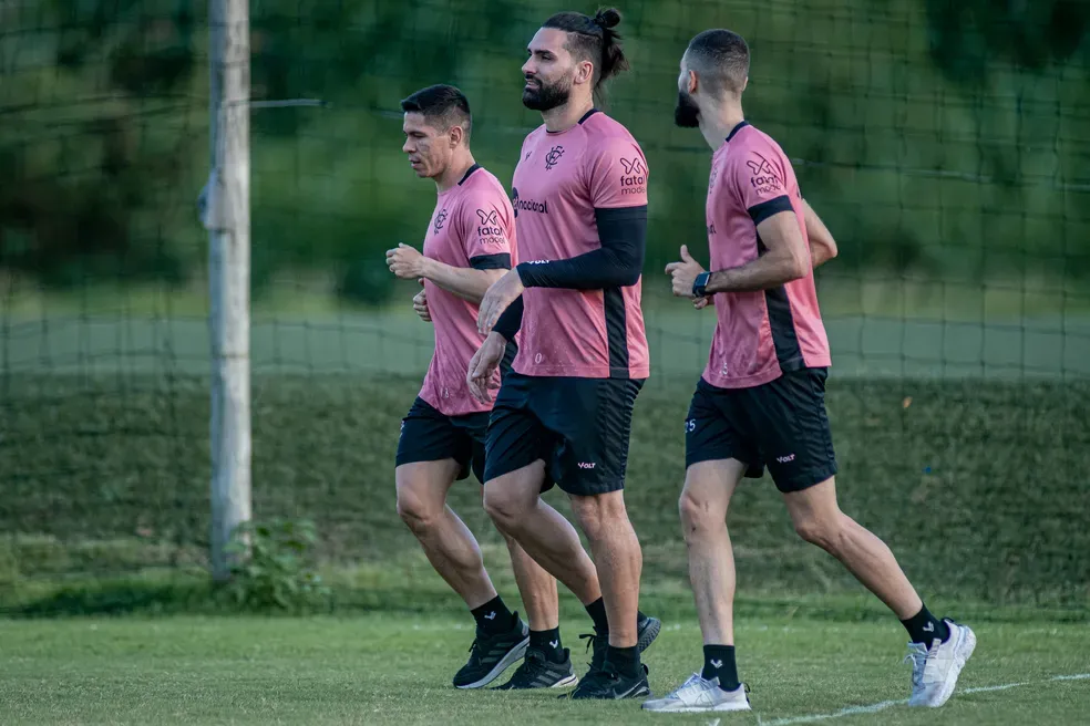 Vitória faz treino técnico de olho no Sampaio Corrêa