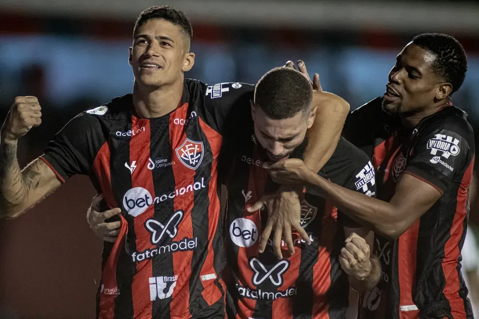 Vitória vence o Guarani e da mais um passo importante para o acesso