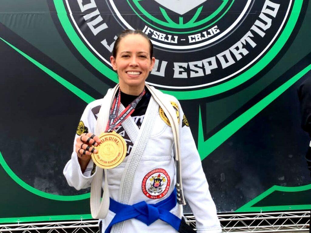 Bombeira militar de Eunápolis conquista campeonato mundial de jiu-jítsu