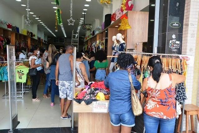 Comércio de Feira de Santana abre em horário especial para o Natal a partir do dia 7 de dezembro;