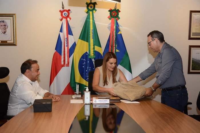 Diamantina Toyota celebra plantios de 80 Ipês em Vitória da Conquista