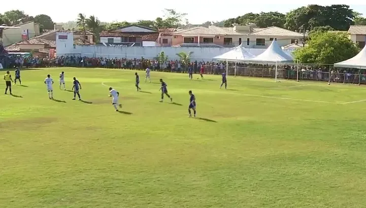 Itamaraju vence Porto Seguro e sai na frente na briga pelo título