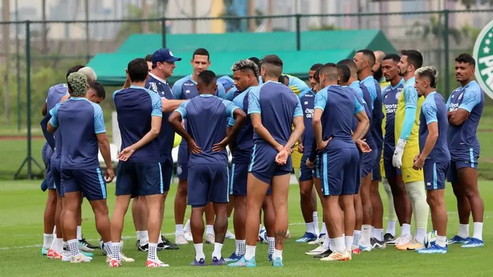 No CT do Palmeiras, Bahia fecha preparação para jogo contra o Corinthians