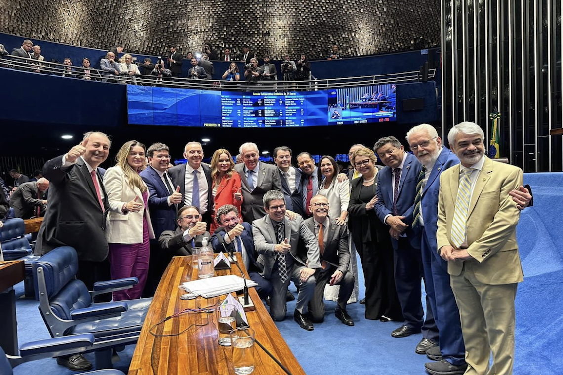 PEC que estabelece novo sistema tributário brasileiro é aprovada pelo senado na noite desta quarta-feira (08)