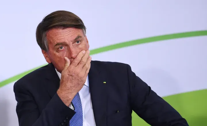 PF investiga uso da Abin para produção de dossiês sobre adversários de Bolsonaro.