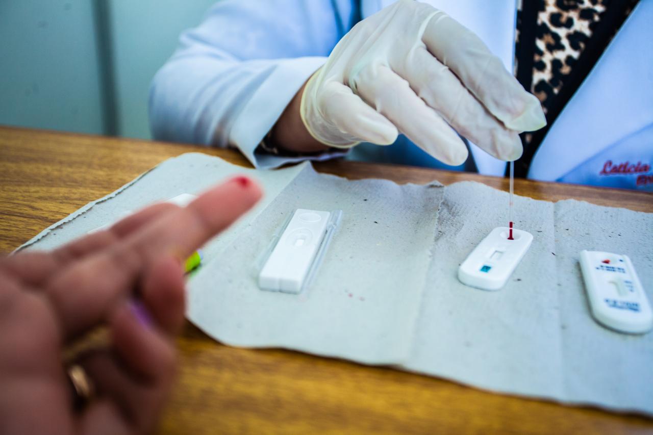 Casos de sífilis e de HIV/aids aumentam entre homens jovens