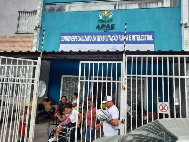 Cerca de duas mil pessoas buscam vagas para serviços oferecidos pela Apae em Feira de Santana