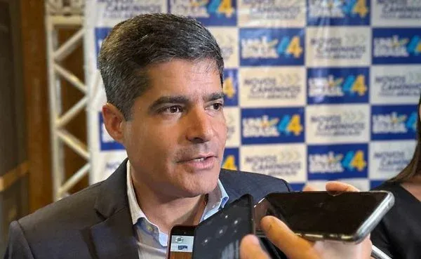 ACM Neto compara índices de violência na Bahia e no Equador e presidente do PT da Bahia rebate as comparações.