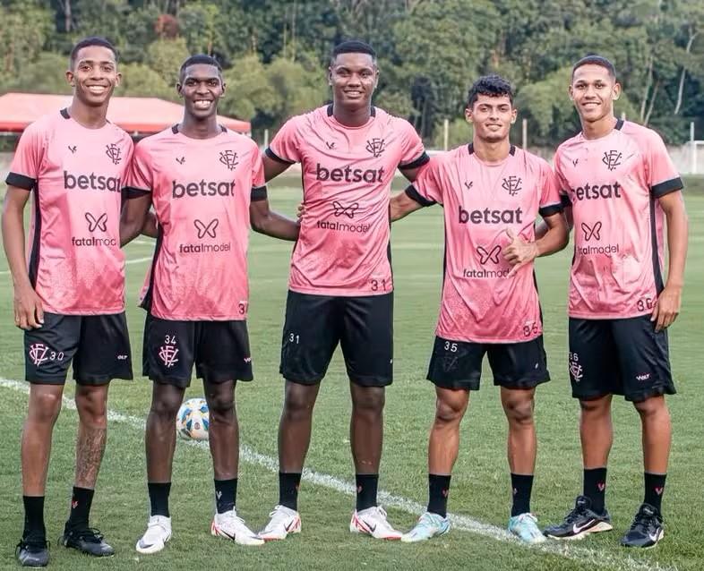 Destaques do Vitória na Copa São Paulo são avaliados por Léo Condé