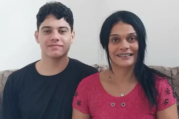 Filho de professora é um dos quatro baianos a tirar mil na redação do Enem 2023