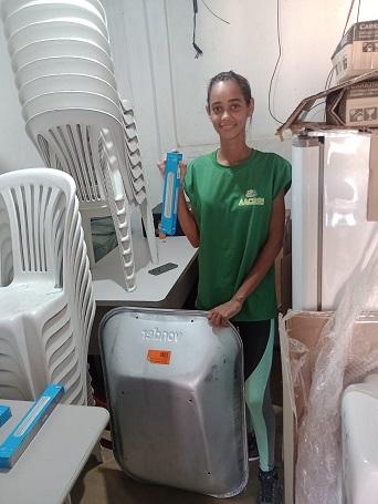 GOVERNO DO ESTADO ENTREGA EQUIPAMENTOS PARA CATADORES DA CENTRAL DE TRIAGEM