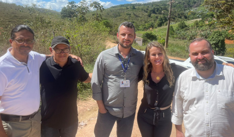 Representantes de empresa que venceu licitação para pavimentação da BA-545 visitam o município de Jaguaquara para realização de serviços.