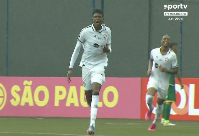 Vitória vence em sua estreia na copinha com gol do zagueiro de 2,01 metros