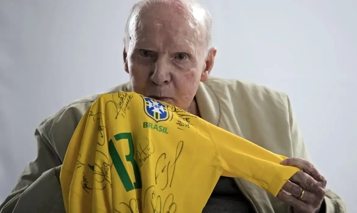 Zagallo morre aos 92 anos.