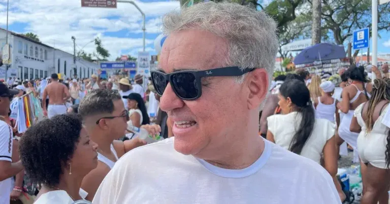 Zé neto, pré-candidato em Feira de Santana, diz que o envolvimento da população com a política deve se intensificar a partir de março.