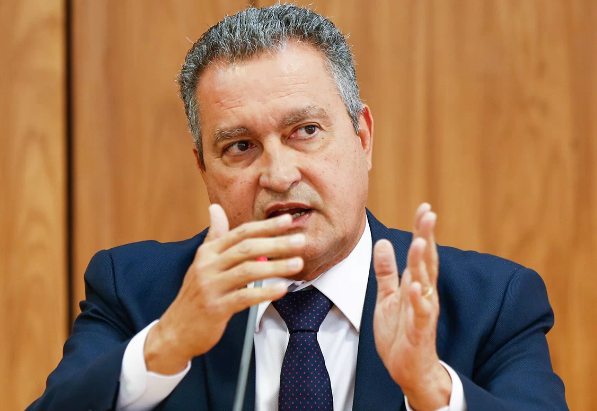 Em meio a pedido de impeachment de Lula, Rui Costa busca Lira