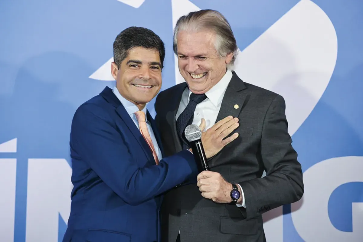 Luciano Bivar enfrenta ACM Neto e se recusa a deixar comando do União Brasil