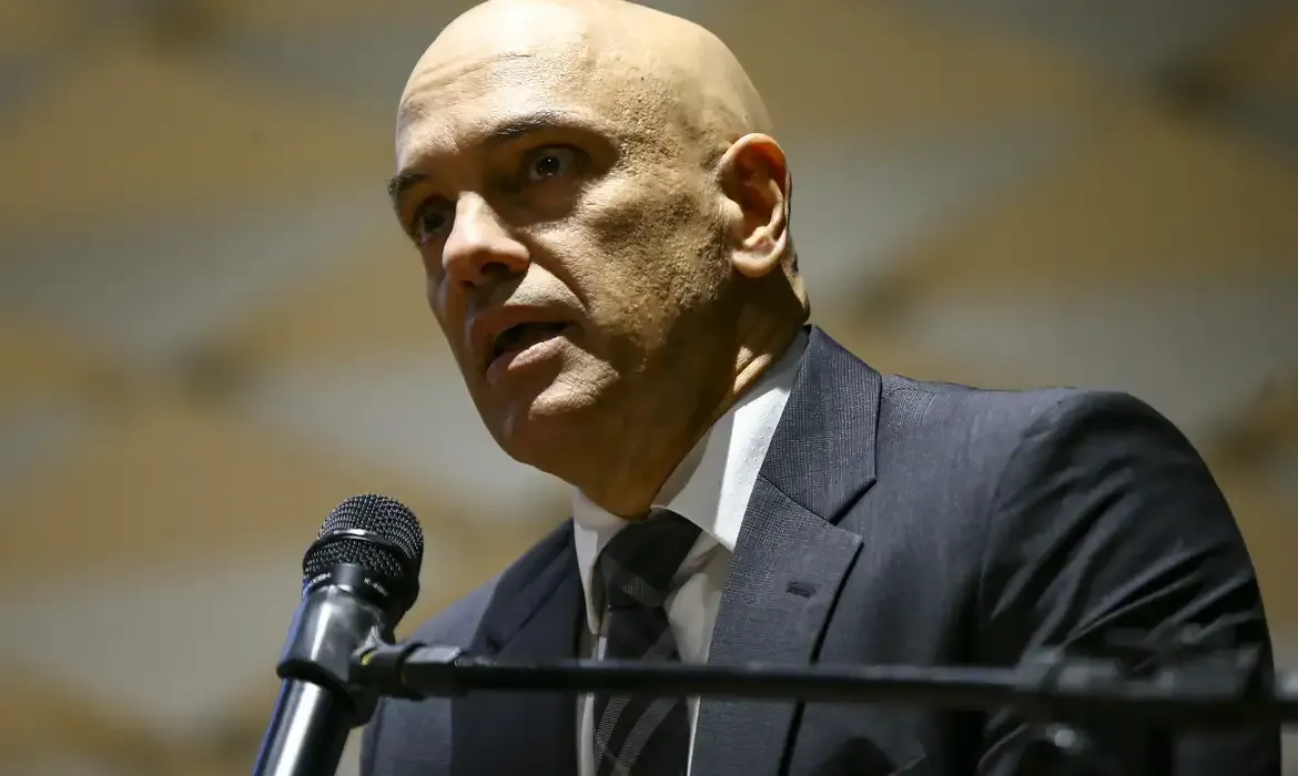 Não podemos dar de Bambam contra Popó, diz Moraes sobre defender democracia.