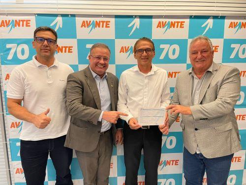 PREFEITO SE FILIA AO AVANTE