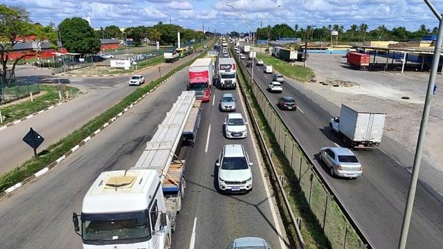 Viabahia divulga horários estimados de maior fluxo de veículo na BR-324 durante o Carnaval