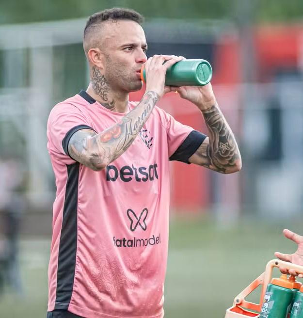 Vitória volta a treinar após empate na Copa do Nordeste