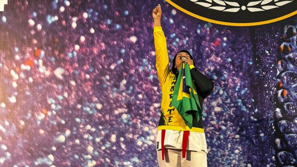 Atleta de Eunápolis conquista título mundial na Europa