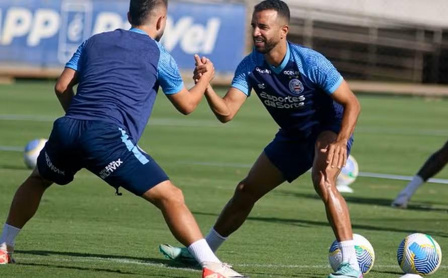 Bahia treina em Porto Alegre e embarca para Caxias do Sul