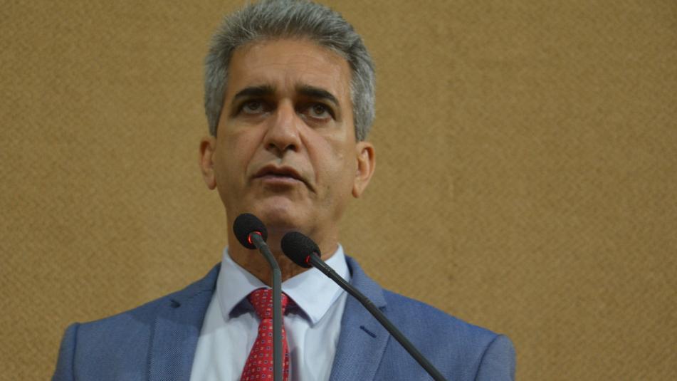 Deputado Robinson criticou demissão em 