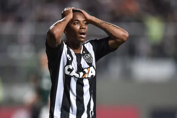 Ex-jogador Robinho é preso em Santos por estupro coletivo na Itália