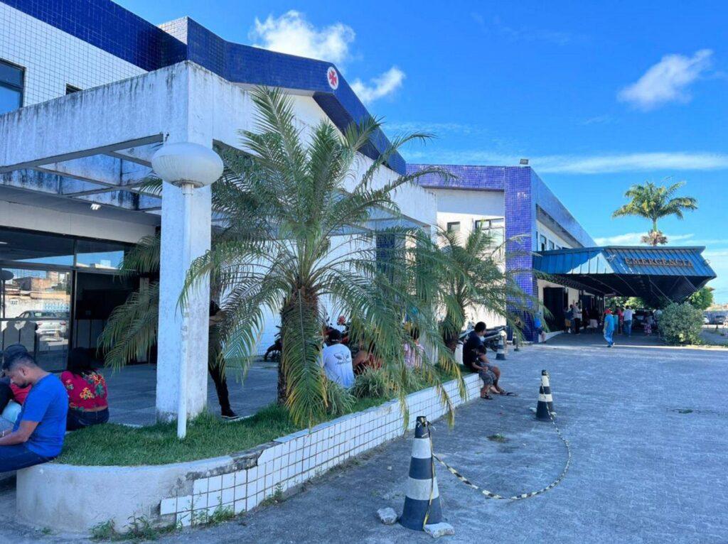 Médicos denunciam salários atrasados no Hospital Luís Eduardo Magalhães