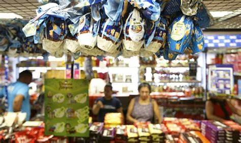Mesmo com alta de preços, venda de ovos da páscoa movimenta o comércio em Feira de Santana