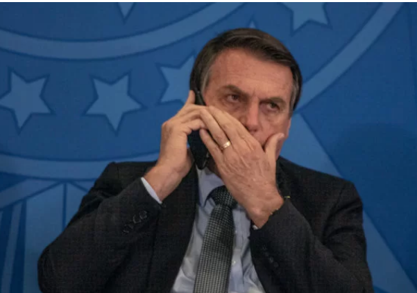 PF indicia Bolsonaro por adulteração no cartão de vacinação da Covid.