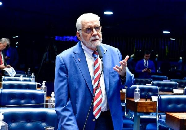 ‘Tentativa para pacificar o ambiente político’, diz Wagner sobre fim da reeleição.